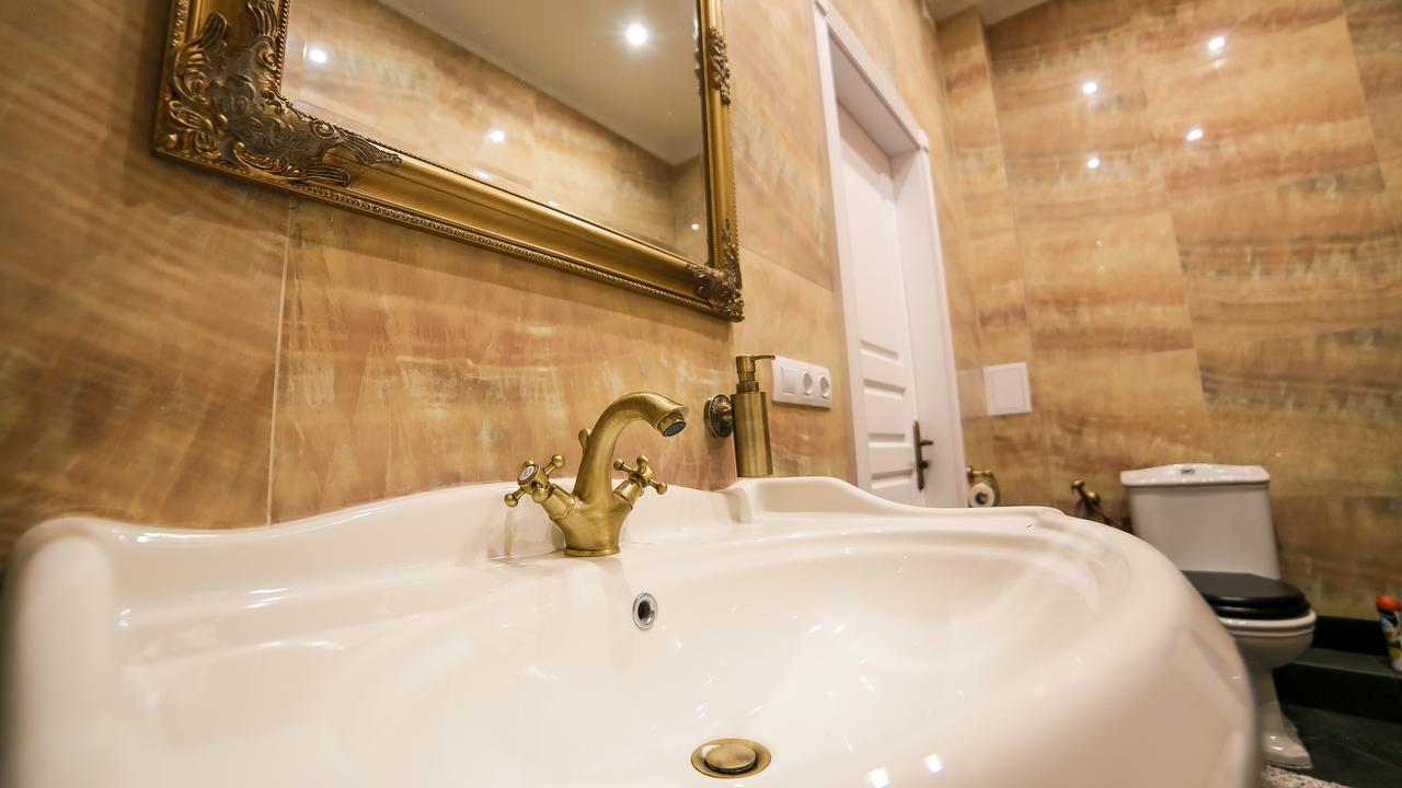 Franco Luxury Leilighet Lviv Eksteriør bilde